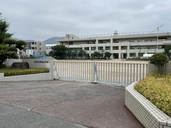 広島市安佐南区長束5丁目の中古一戸建て(広島市立長束小学校)