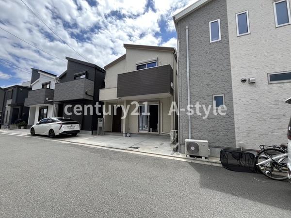 大阪市淀川区十八条3丁目の中古一戸建て(前面道路含む現地写真)