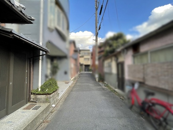 京都市中京区壬生松原町の中古一戸建て(前面道路含む現地写真)
