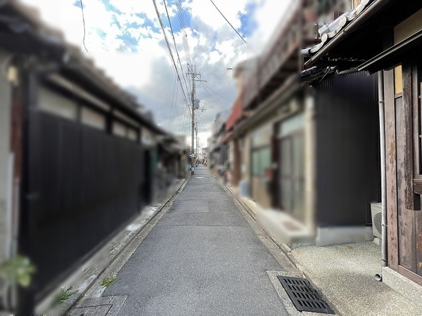 京都市中京区壬生松原町の中古一戸建て(前面道路含む現地写真)
