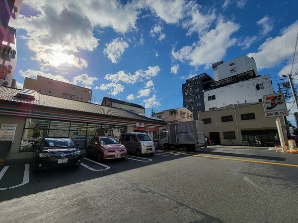 ルミエール二条(セブンイレブン京都出世稲荷前店)