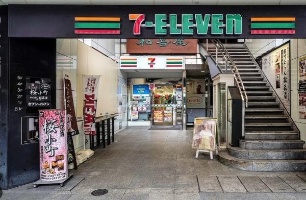 イーグルコート京都錦小路(セブンイレブン四条麩屋町店)