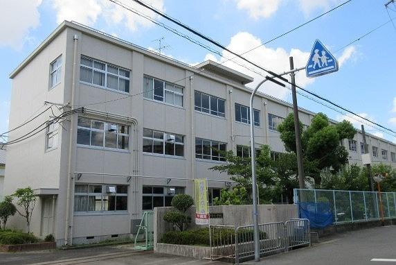 ユニハイム高槻(高槻市立磐手小学校)