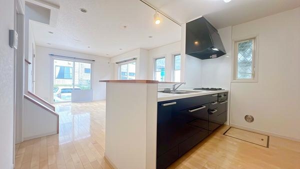 藤沢市片瀬４丁目の中古一戸建て