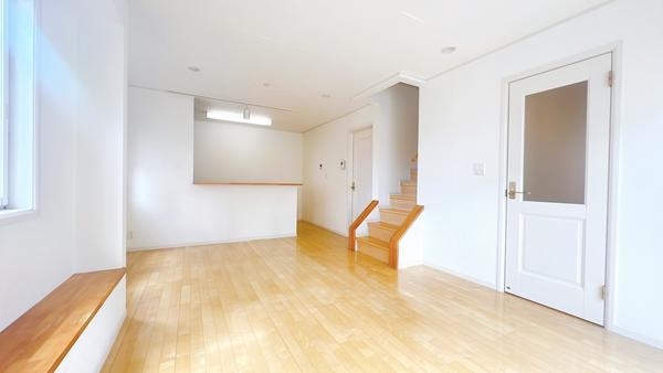 藤沢市片瀬４丁目戸建
