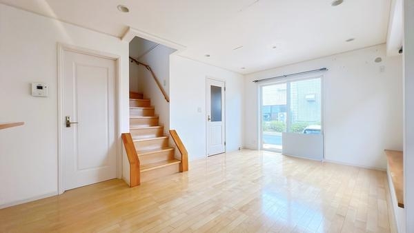 藤沢市片瀬４丁目戸建