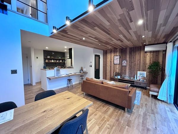 葉山町長柄 新築戸建(リビング)