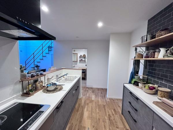 葉山町長柄 新築戸建(キッチン)