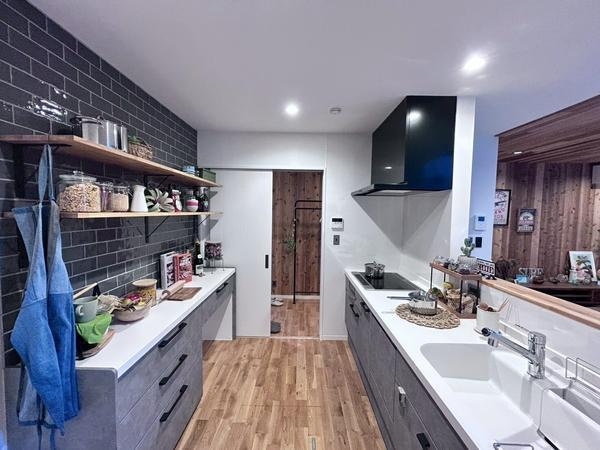 葉山町長柄 新築戸建(キッチン)