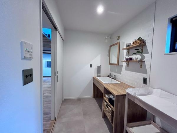 葉山町長柄 新築戸建(洗面台・洗面所)