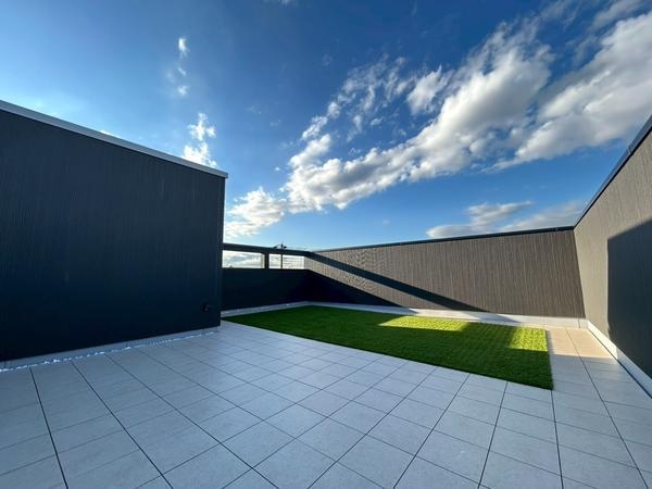 葉山町長柄 新築戸建(バルコニー)