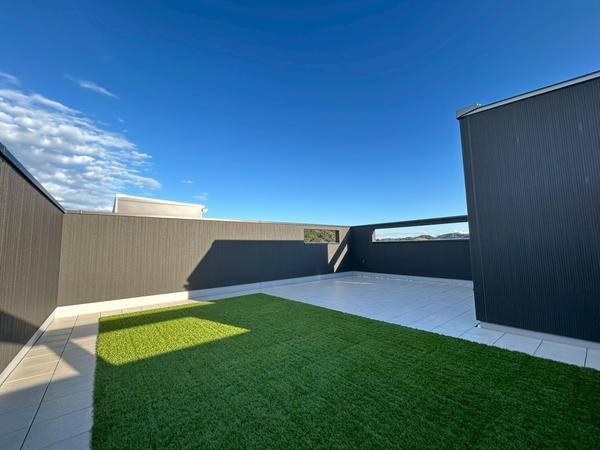 葉山町長柄 新築戸建(バルコニー)