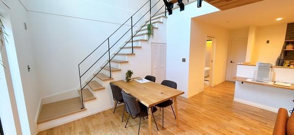 葉山町長柄 新築戸建(リビング)