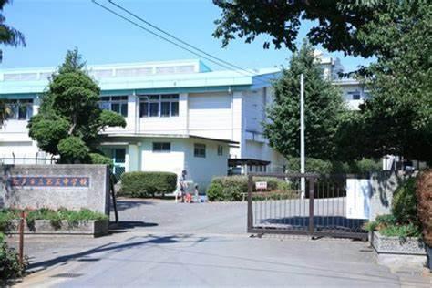 松戸市高塚新田の新築一戸建(松戸市立第五中学校)