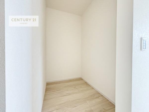松戸市六高台2丁目　2号棟　新築戸建