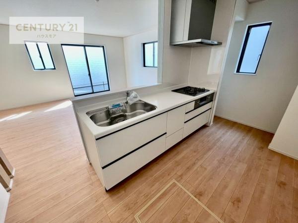 松戸市栄町8丁目　E号棟　新築戸建