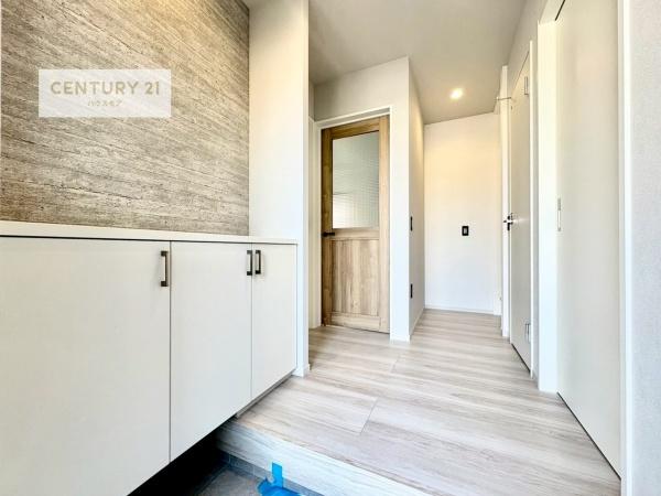 土浦市桜町4丁目 新築戸建て(玄関)