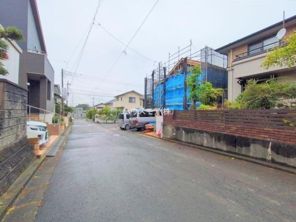 牛久市田宮町 新築戸建(前面道路含む現地写真)