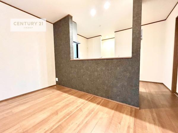 松戸市栄町7丁目 新築戸建(リビング)