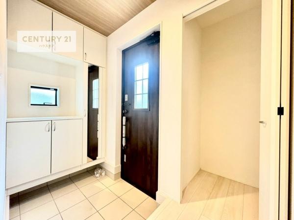 流山市西深井 新築戸建(玄関)