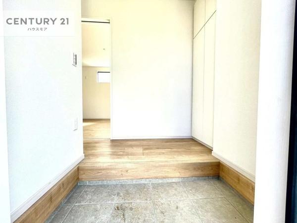 松戸市中金杉2丁目 新築戸建(玄関)