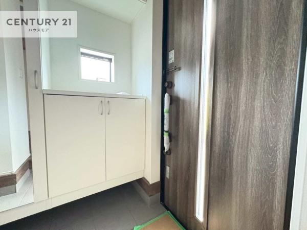 柏市西原4丁目 3号棟 新築戸建(玄関)