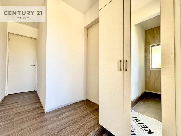 牛久市牛久町 1号棟 新築戸建(玄関)