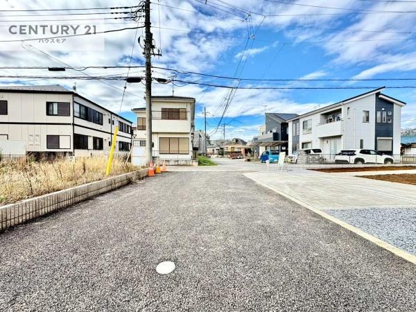 牛久市牛久町 5号棟 新築戸建(前面道路含む現地写真)