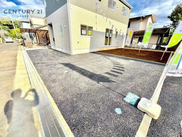 牛久市下根町 1号棟 新築戸建(駐車場)