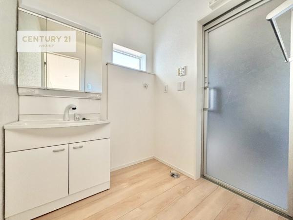 牛久市下根町　2号棟　新築戸建