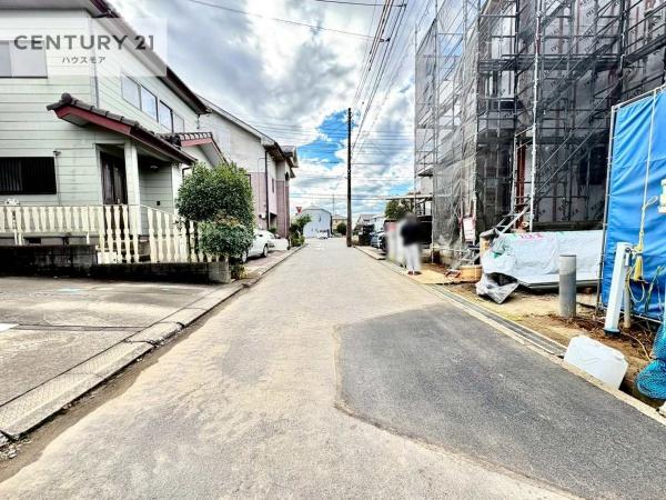 牛久市南3丁目 新築戸建て(前面道路含む現地写真)