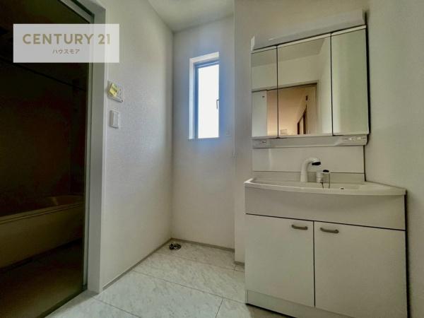 土浦市中高津2丁目　B号棟　新築戸建