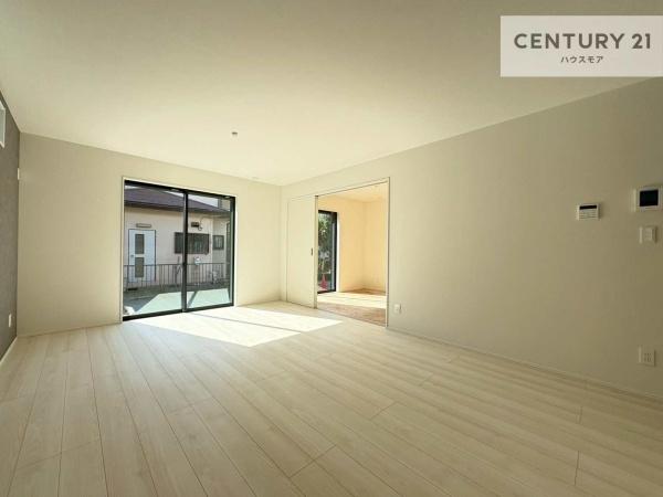 柏市酒井根2丁目 新築戸建て(リビング)