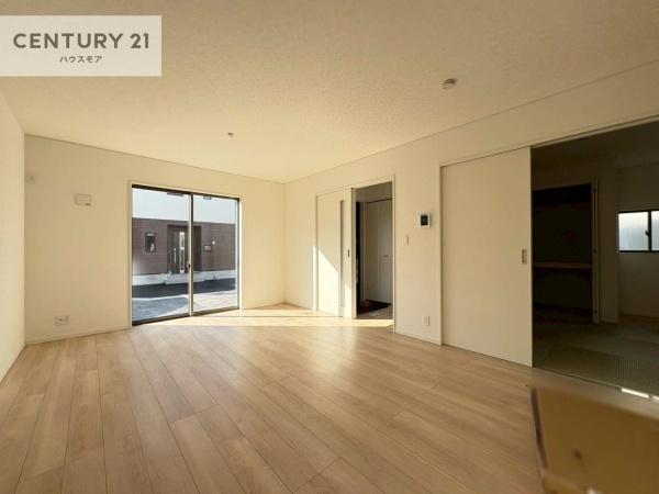 柏市東山2丁目 2号棟 新築戸建て(リビング)