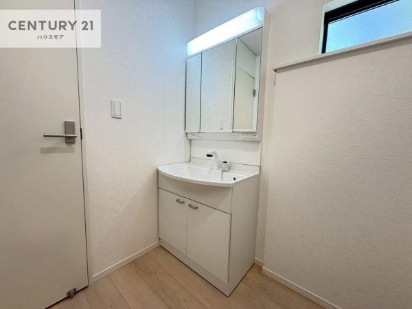 柏市新逆井1丁目　3号棟　新築戸建て