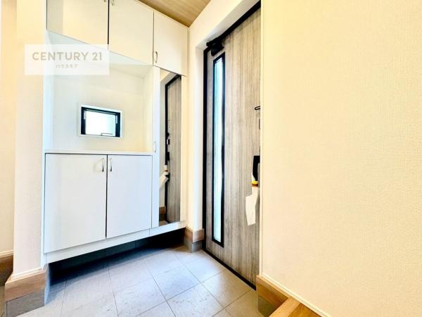 松戸市高柳新田 新築戸建(玄関)