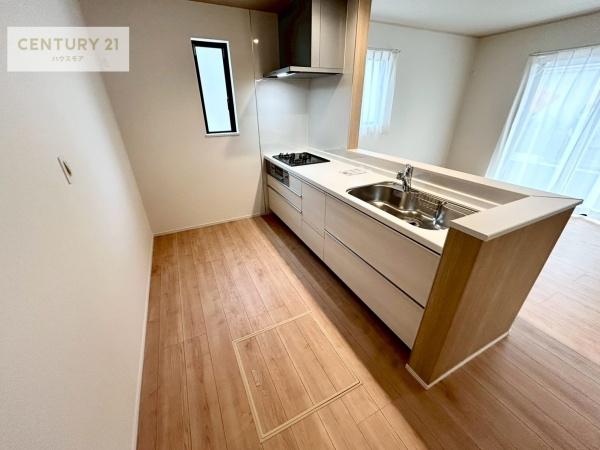 松戸市栄町8丁目 B号棟 新築戸建(キッチン)