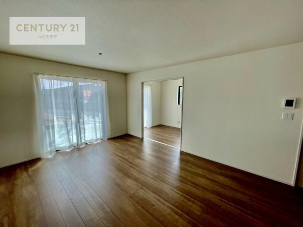 松戸市栄町8丁目 H号棟 新築戸建(リビング)