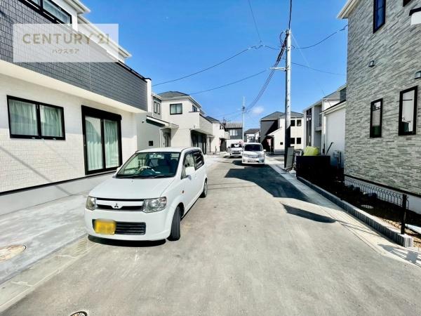 松戸市栄町8丁目 J号棟 新築戸建(前面道路含む現地写真)