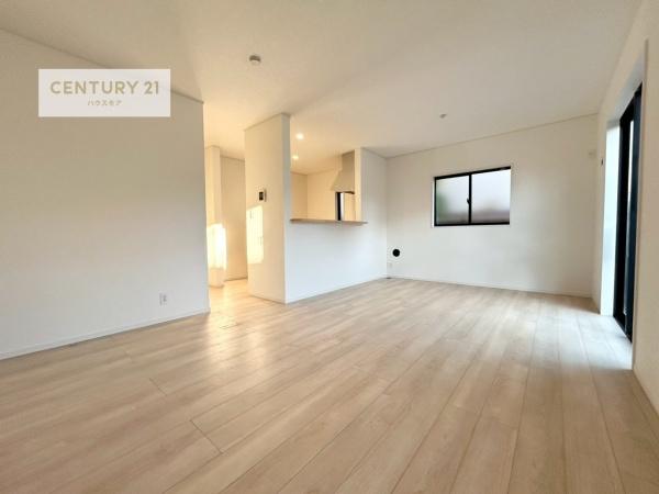 牛久市下根町　2号棟　新築戸建