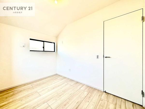 松戸市新松戸南1丁目　2号棟　新築戸建