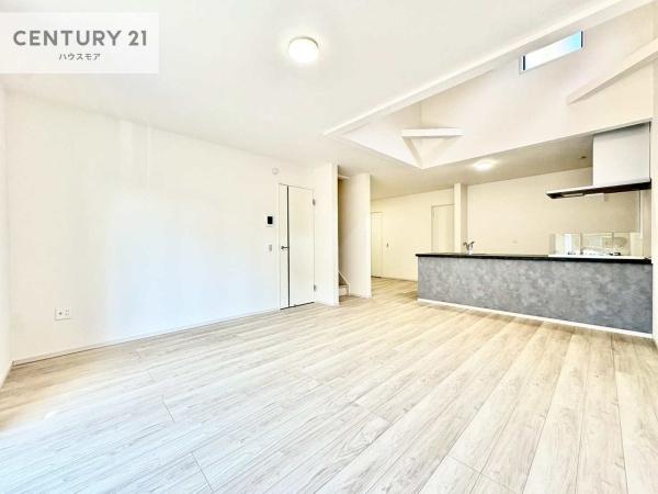 松戸市新松戸南1丁目　2号棟　新築戸建