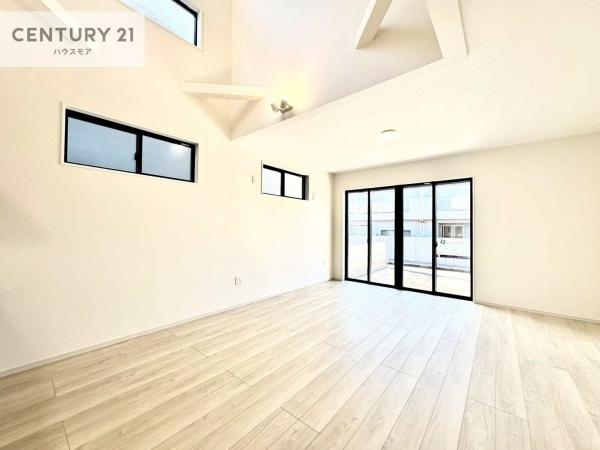 松戸市新松戸南1丁目　2号棟　新築戸建