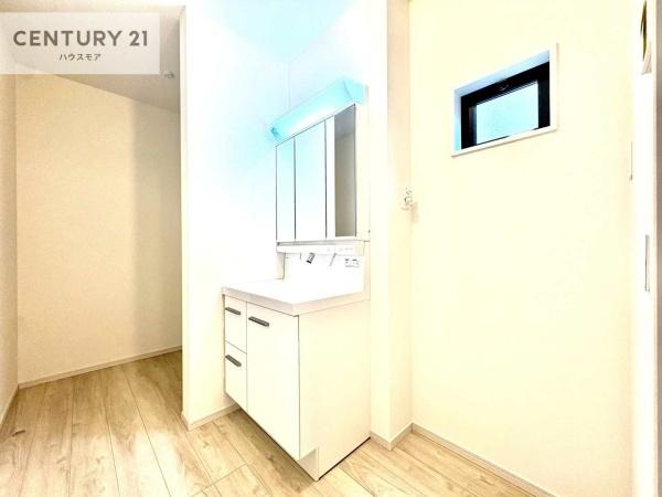 松戸市新松戸南1丁目　2号棟　新築戸建