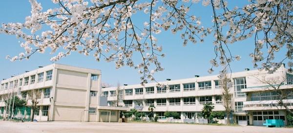 サンハイツ常盤平B棟(松戸市立常盤平第一小学校)