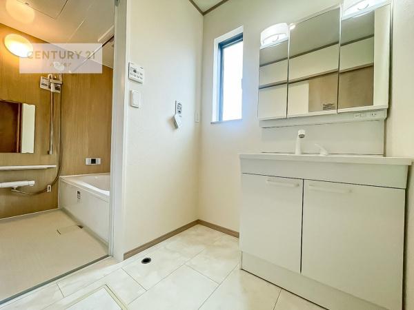 松戸市新松戸南2丁目　B号棟　新築戸建て