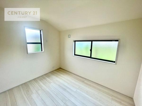 松戸市高塚新田　2号棟　新築戸建