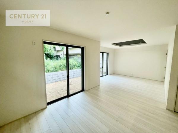 松戸市高塚新田　2号棟　新築戸建