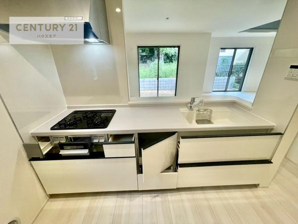 松戸市高塚新田　2号棟　新築戸建