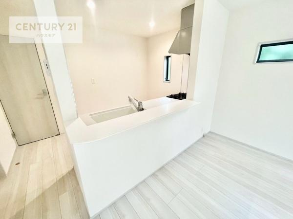 松戸市高塚新田　2号棟　新築戸建